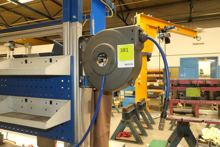 Automatischer Schlauchaufroller, wandmontiert (AEROTEC)